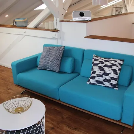 Altes Bahnhofsvorsteherhaus Oben * Husum (Schleswig-Holstein)