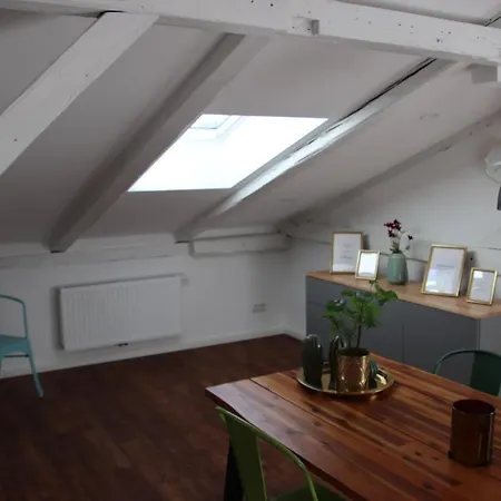 Altes Bahnhofsvorsteherhaus Oben Apartamento *