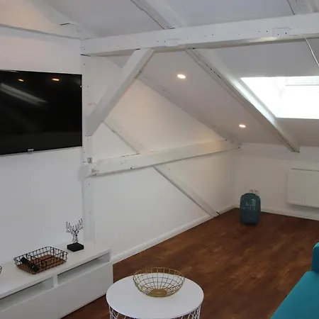 Altes Bahnhofsvorsteherhaus Oben * Husum (Schleswig-Holstein)